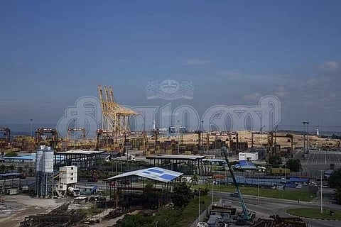 கொழும்பு துறைமுகம்...