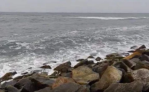 பாம்பன் கடற்கரைக்கு சுற்றுலாப் பயணிகள் செல்லத் தடை