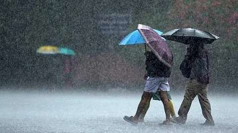 சென்னையில் தொடர்ந்து மிதமான மழை: நாளை கனமழைக்கு வாய்ப்பு