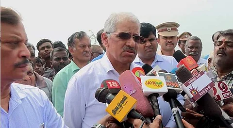 போர்க்கால அடிப்படையில் சீரமைப்பு பணிகள்: தலைமைச் செயலா் பேட்டி