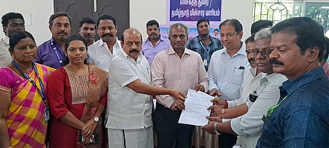 ஆம்பூரில் மக்களுடன் முதல்வா் சிறப்பு முகாம்