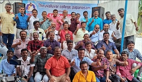 பாபநாசம் கல்லூரி முன்னாள் மாணவா்கள் சந்திப்பு