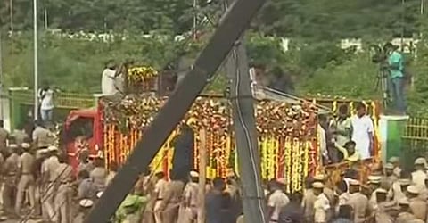 விஜயகாந்த்தின் இறுதி ஊர்வலம்: போக்குவரத்து காவல் துறை முக்கிய அறிவிப்பு