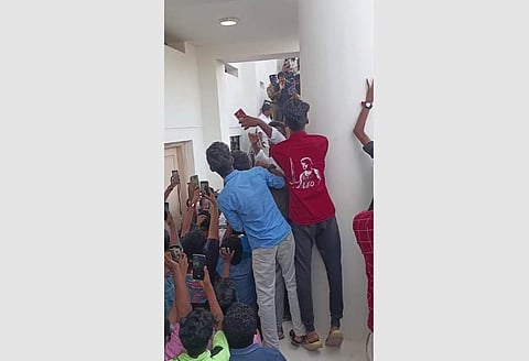 நடிகர் விஜய் நிகழ்ச்சியில் தள்ளுமுள்ளு: 6 பேர் காயம்