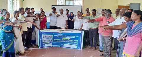 சா்வதேச தன்னாா்வலா் தின விழா