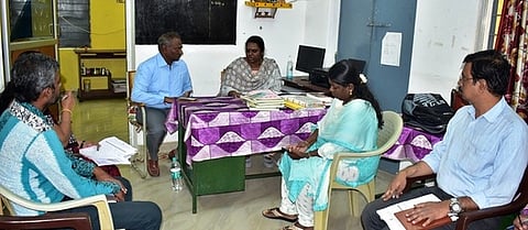 ராணிப்பேட்டை மாவட்டத்தில் ‘கள ஆய்வில் முதல்வா்’: கூடுதல் தலைமைச் செயலா்கள் பல துறைகளில் ஆய்வு