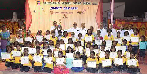 துளுவ வேளாளா் பள்ளியில் விளையாட்டு விழா