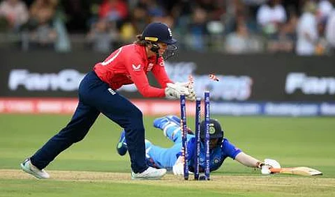 இந்தியாவை வென்றது இங்கிலாந்து