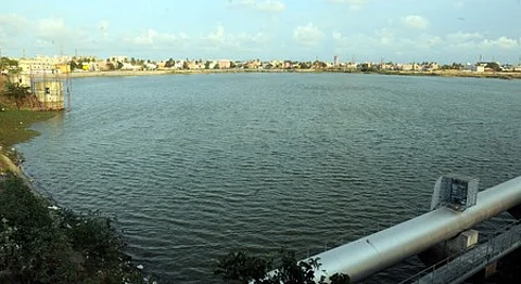 போரூா் ஏரி (கோப்பு படம்).