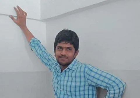 உயிரிழந்த கல்லூரி மாணவர் கார்த்திக்கேயன்.