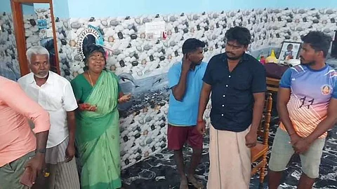 காரைக்கால், மயிலாடுதுறை மாவட்ட மீனவர்கள் மீது இலங்கை கடற்படையினர் தாக்குதல்!