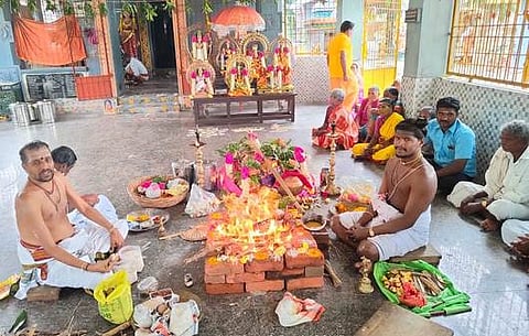 ஸ்ரீமுஷ்ணம் வட்டம், தொழுா் ஸ்ரீசெல்லியம்மன், ஸ்ரீமாரியம்மன் கோயில் 8-ஆம் ஆண்டு வருஷாபிஷேகம் வியாழக்கிழமை நடைபெற்றது