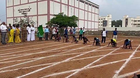 அரியலூா் மாவட்ட விளையாட்டு மைதானத்தில் முதலமைச்சா் கோப்பைக்கான விளையாட்டுப் போட்டிகளை தொடக்கி வைத்த எம்எல்ஏக்கள் கு. சின்னப்பா மற்றும் க.சொ.க.கண்ணன்.