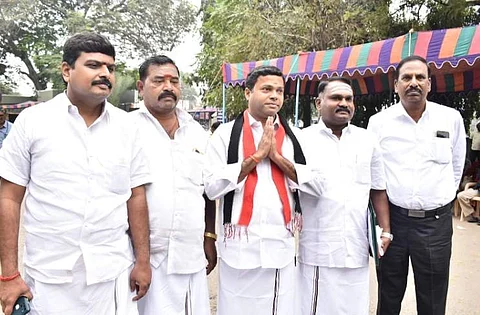 அதிமுக ஓபிஎஸ் அணி வேட்பாளர் பி.செந்தில்முருகன்.