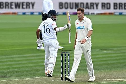 முதல் டெஸ்ட்: இலங்கை - 305/6