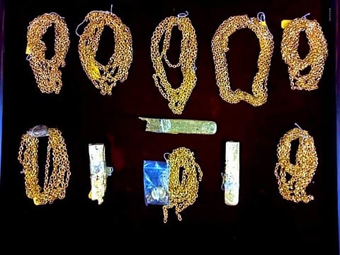 கோவை விமான நிலையத்தில் ரூ.3.8 கோடி தங்கம் பறிமுதல்