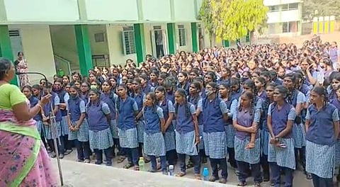 சேலம் மாவட்டத்தில் பிளஸ் 2 பொதுத்தேர்வு தொடங்கியது!