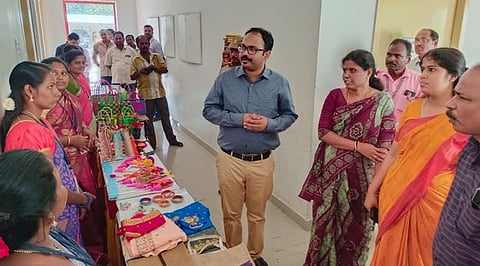 மாற்றுத்திறனாளிகள் வாழ்வாதார விழிப்புணா்வு கருத்தரங்கம்