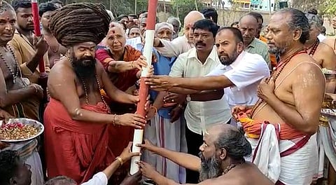 சட்டைநாதர் சுவாமி கோயிலில் கும்பாபிஷேக யாகசாலை பந்தகால் முகூர்த்தம்: தருமபுரம் ஆதீனம் தொடங்கி வைத்தார்