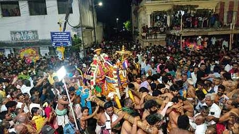 திருவெள்ளறையில் புண்டரீகாஷசப் பெருமாள் குதிரை வாகனத்தில் வையாளி கண்டருளல்