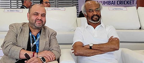 இந்தியா - ஆஸ்திரேலியா ஒருநாள் ஆட்டத்தை நேரில் காணும் ரஜினி! (படங்கள்)