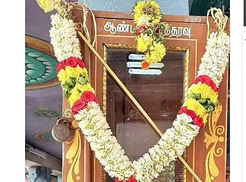 ஆண்டவன் உத்தரவு: சிவன்மலை முருகன் கோயிலில் வேல் வைத்துப் பூஜை