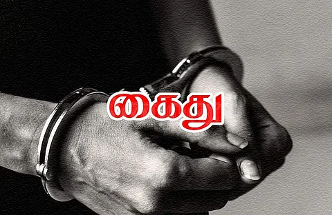முன்னாள் அமைச்சர் விஜயபாஸ்கரின் உதவியாளர் கைது!