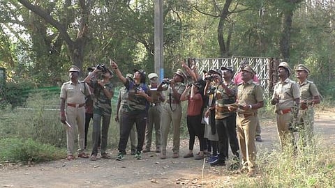 வேலூா்: நிலப்பரப்பில் வாழும் பறவைகள் கணக்கெடுப்பு