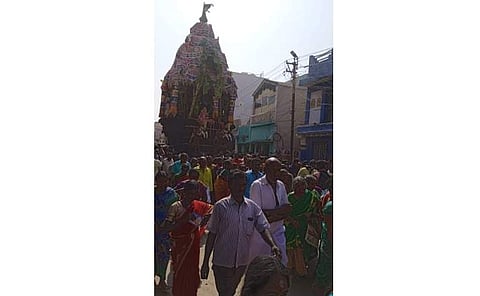 திருச்செந்தூரில் நடைபெற்ற மாசித்திருவிழா தேரோட்டம்.