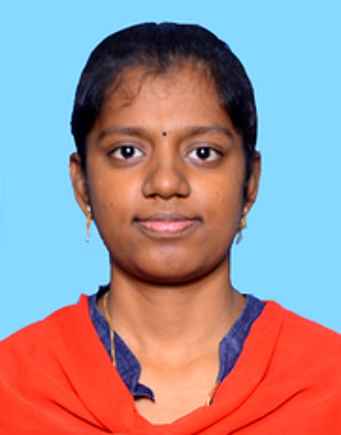 மாணவி ஜி.சக்திகிருபா.