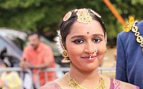 பிரிட்டனில் பரதம் கற்றுத் தரும் பெண்!