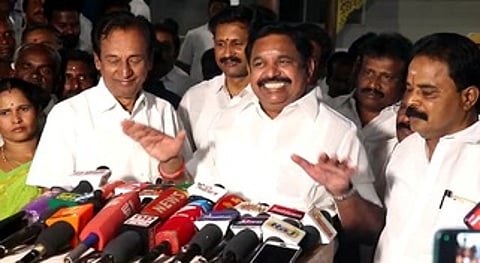 ஓமலூரில் சனிக்கிழமை செய்தியாளா்களிடம் பேசிய எடப்பாடி கே.பழனிசாமி