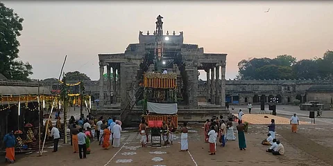 தஞ்சாவூர் பெரியகோயில் சித்திரைத் திருவிழா கொடியேற்றம்