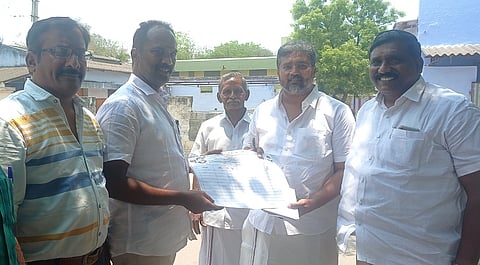 திருச்செங்கோட்டில் அதிமுக உறுப்பினா் சோ்க்கை பணி தீவிரம்