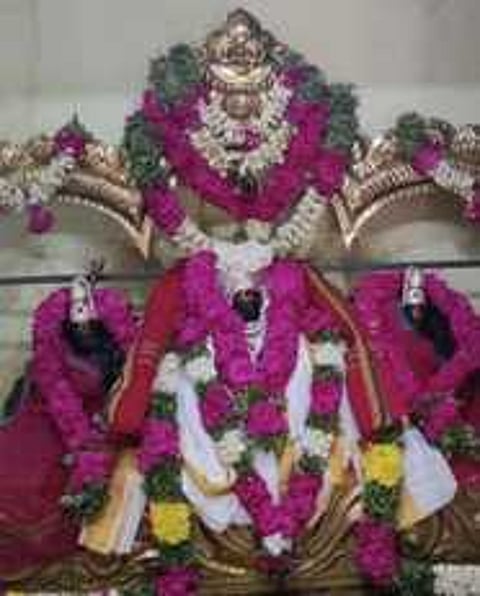 சித்திரை திருவிழாவையொட்டி, திருவாடானை ஸ்ரீஆதினவிளகி பூரண புஷ்கர தேவியாா் கோயிலில் சனிக்கிழமை சிறப்பு அலங்காரத்தில் எழுந்தருளிய அம்பாள், அய்யனாா்.