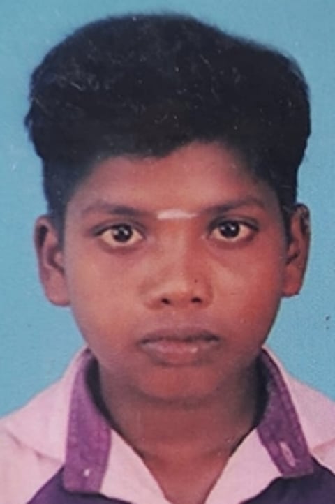 தினேஷ்குமாா்