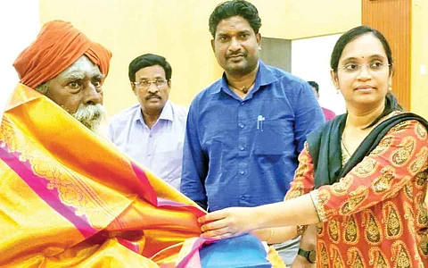 மகிழ்ச்சியாக வாழ்வதே வாழ்க்கை..!