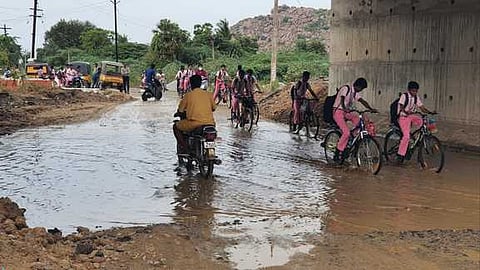 மழை நீரை அகற்ற கோரிக்கை