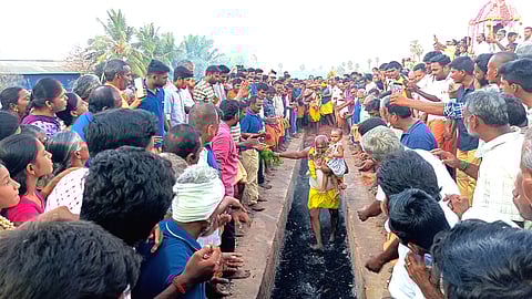 மாவுரெட்டி மகா மாரியம்மன் கோயில் குண்டம் திருவிழா