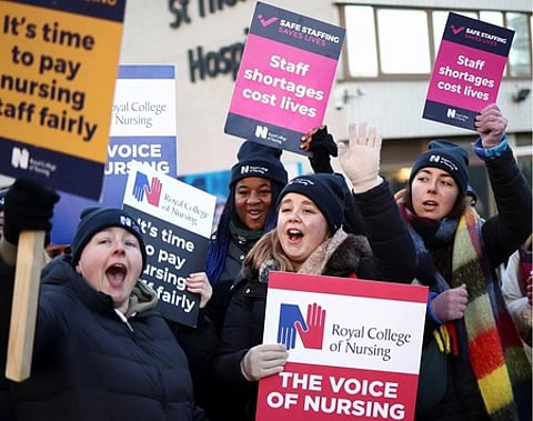 பிரிட்டன் செவிலியா் போராட்டம் சட்டவிராதமானது