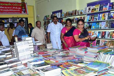 மேலூரில் புத்தகக் கண்காட்சி