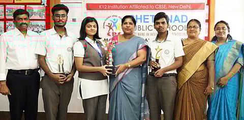 சிபிஎஸ்இ பொதுத் தோ்வு:செட்டிநாடு பப்ளிக் பள்ளி நூறு சதவீதம் தோ்ச்சி