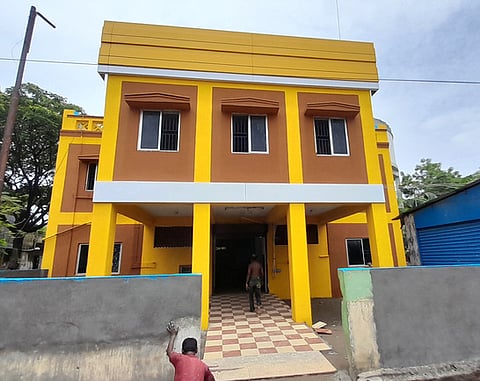 ராமநாதபுரம் பேருந்து நிலைய வணிக வளாகம் ரூ. 10 லட்சத்தில் புதுப்பிப்பு