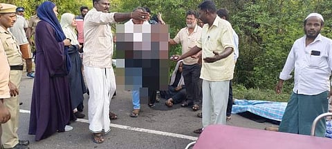 ராணிப்பேட்டை அருகே சாலையோர பள்ளத்தில் கார் கவிழ்ந்ததில் 2 சிறுமிகள் பலி