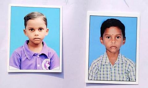 பொன்னமராவதி அருகே கண்மாய் நீரில் மூழ்கி உயிரிழந்த சகோதரா்கள் தருண், லோகநாதன்.