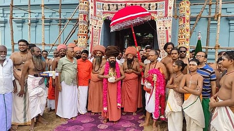 சீர்காழி சட்டநாதர் சுவாமி கோயில் மேற்கு கோபுர வாசலை சிறப்பு பூஜைகள் செய்து திறந்து வைத்த தருமபுரம் ஆதீனம்
