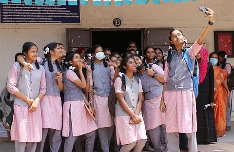 10-ம் வகுப்பு பொதுத்தேர்வு முடிவுகள் வெளியாகின
