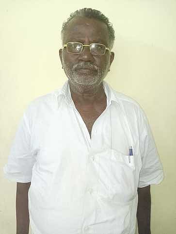 கைது செய்யப்பட்ட பட்டாசு ஆலை உரிமையாளா் கடற்கரை.