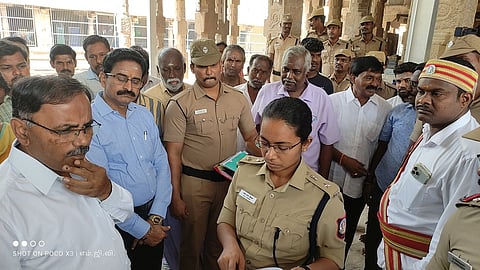 சட்டைநாதா் கோயிலில் ஆட்சியா் ஆய்வு