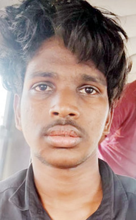 தடுப்புக் காவலில் இளைஞா் கைது